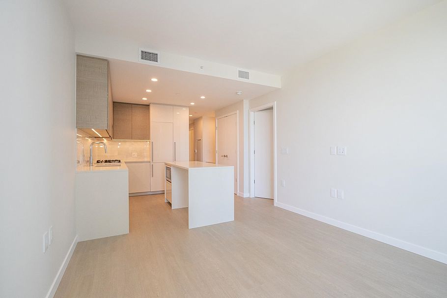 2704 4168 LOUGHEED HIGHWAY, Burnaby BC V5C 6A7 Burnaby, BC - 4