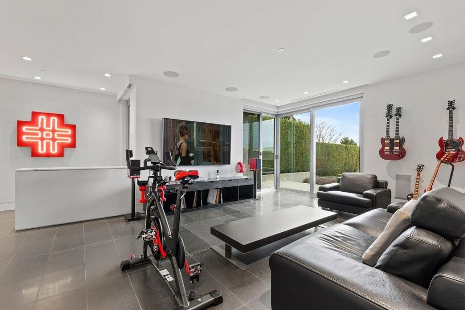 2705 W 30th Avenue Vancouver, BC - 28