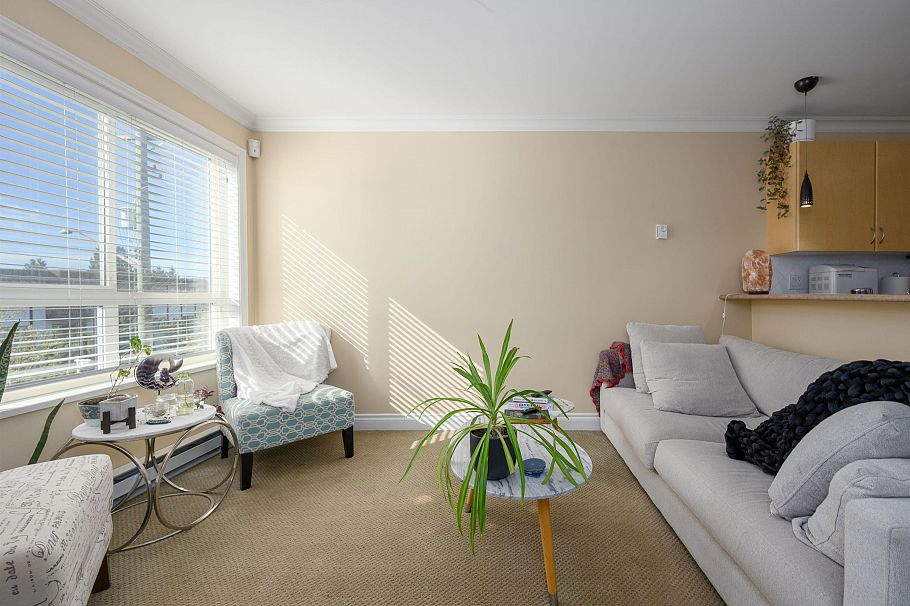 201 128 W 21st Street North Vancouver, BC - 4