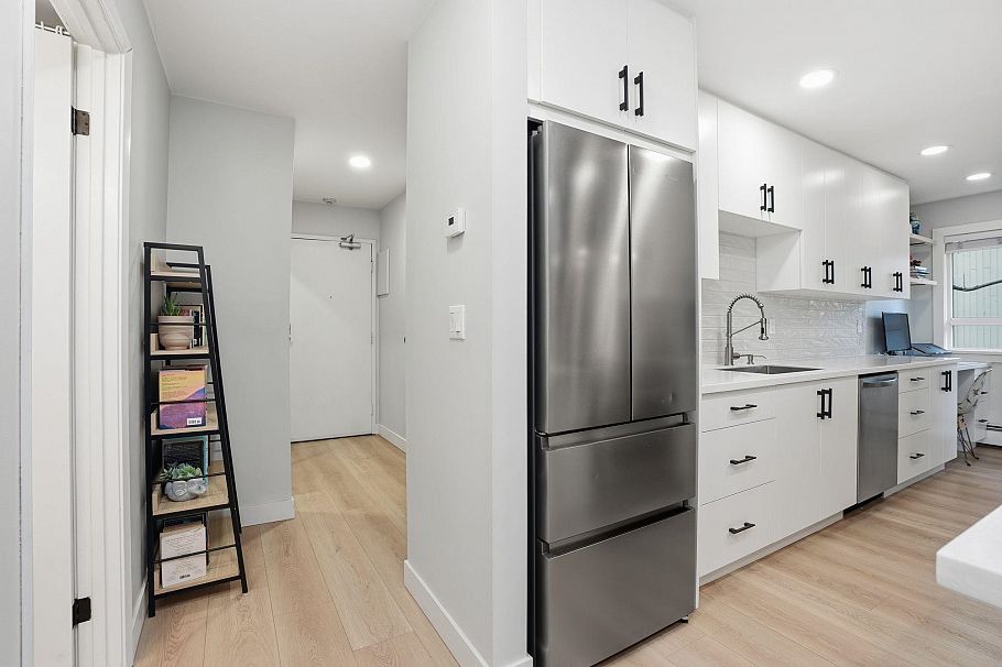 303 1516 Charles Street Vancouver, BC - 23