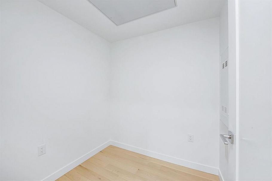 871 33 Avenue Vancouver, BC - 20