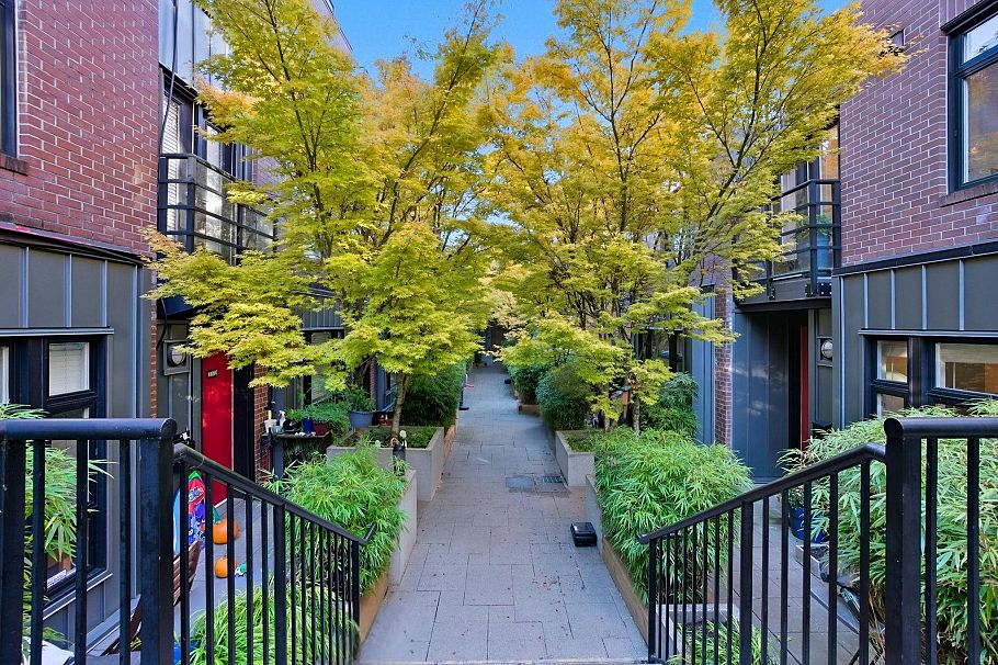 2761 Guelph Street Vancouver, BC - 26