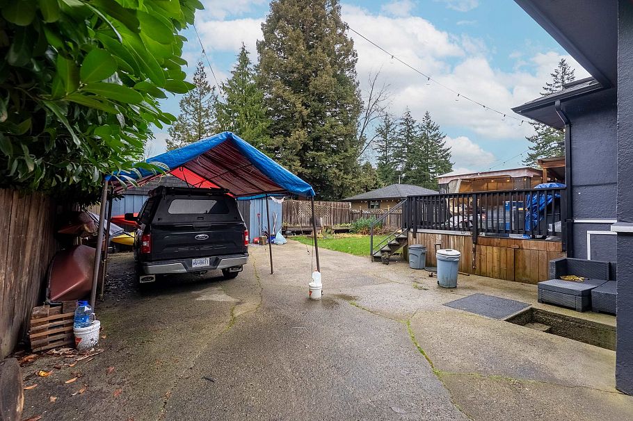518 W 23rd Street North Vancouver, BC - 8