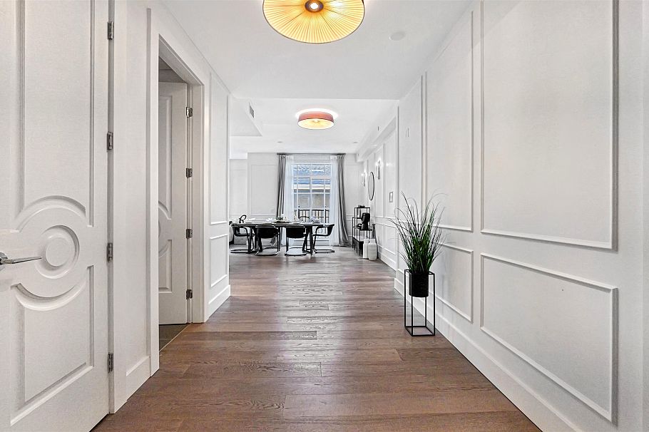 204 1009 Laurier Avenue Vancouver, BC - 3