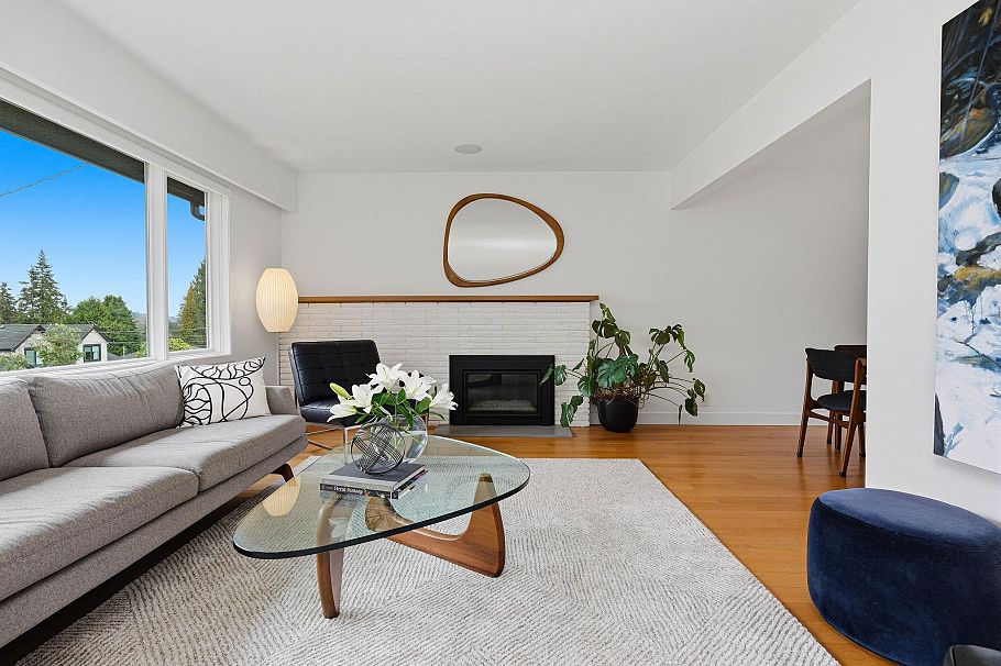 2223 Greylynn Crescent North Vancouver, BC - 3