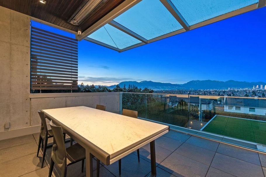 2705 W 30th Avenue Vancouver, BC - 38