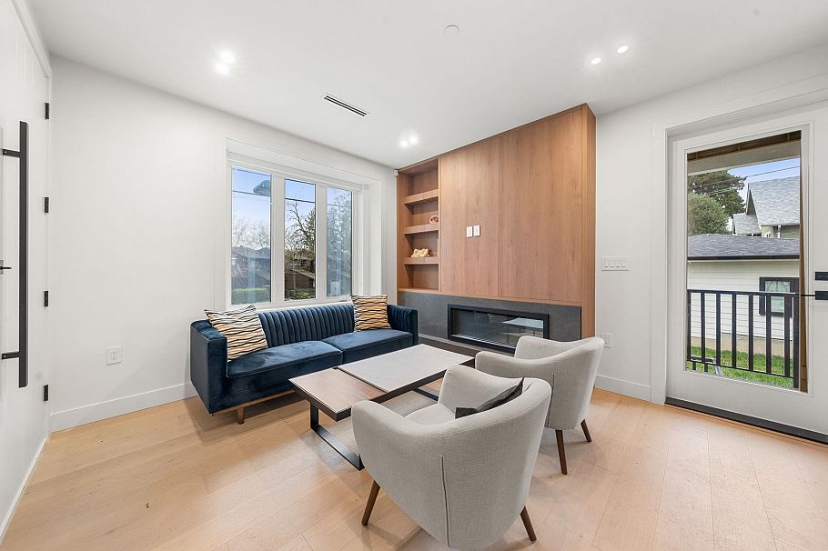 3483 Adanac Street Vancouver, BC - 3