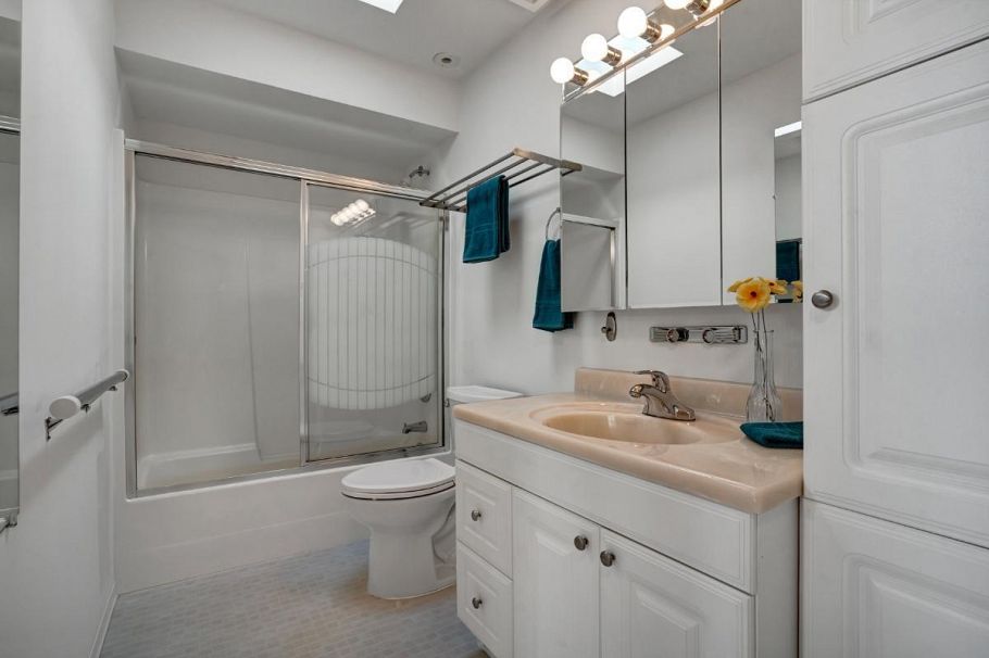 2856 W King Edward Avenue Vancouver, BC - 10