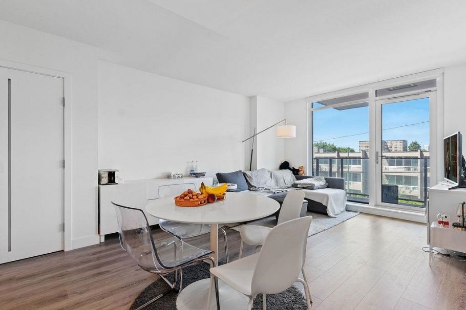 205 8188 Fraser Street Vancouver, BC - 8