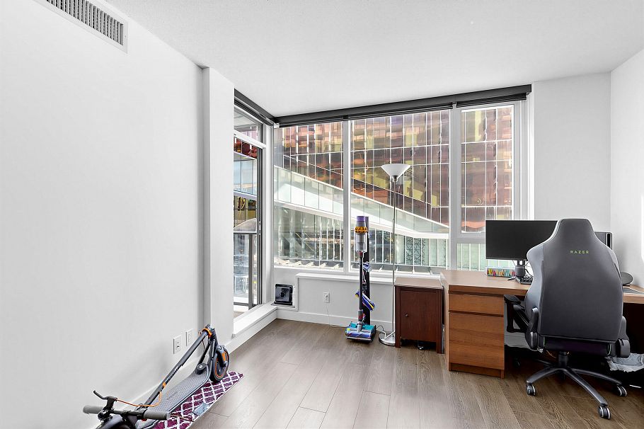 351 38 Smithe Street Vancouver, BC - 18