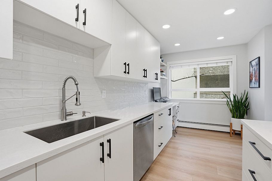 303 1516 Charles Street Vancouver, BC - 15