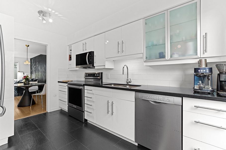 1286 W 7th Avenue Vancouver, BC - 4