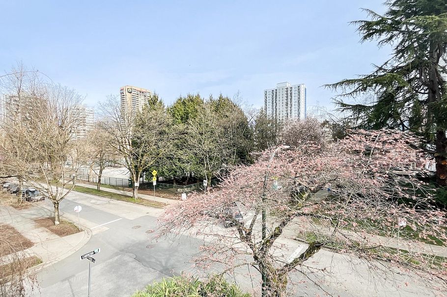 309 1500 Pendrell Street Vancouver, BC - 6