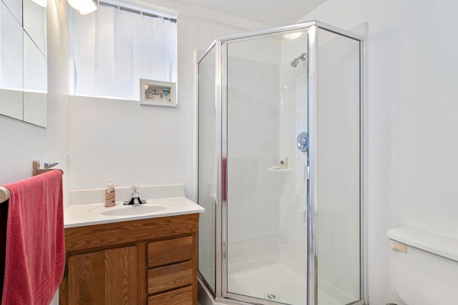 513 E 6th Street North Vancouver, BC - 29