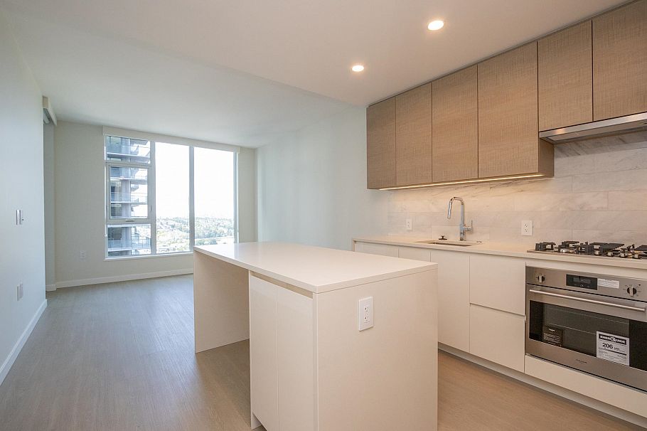 2704 4168 LOUGHEED HIGHWAY, Burnaby BC V5C 6A7 Burnaby, BC - 1