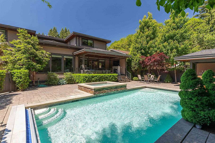 3360 Baird Road North Vancouver, BC - 2