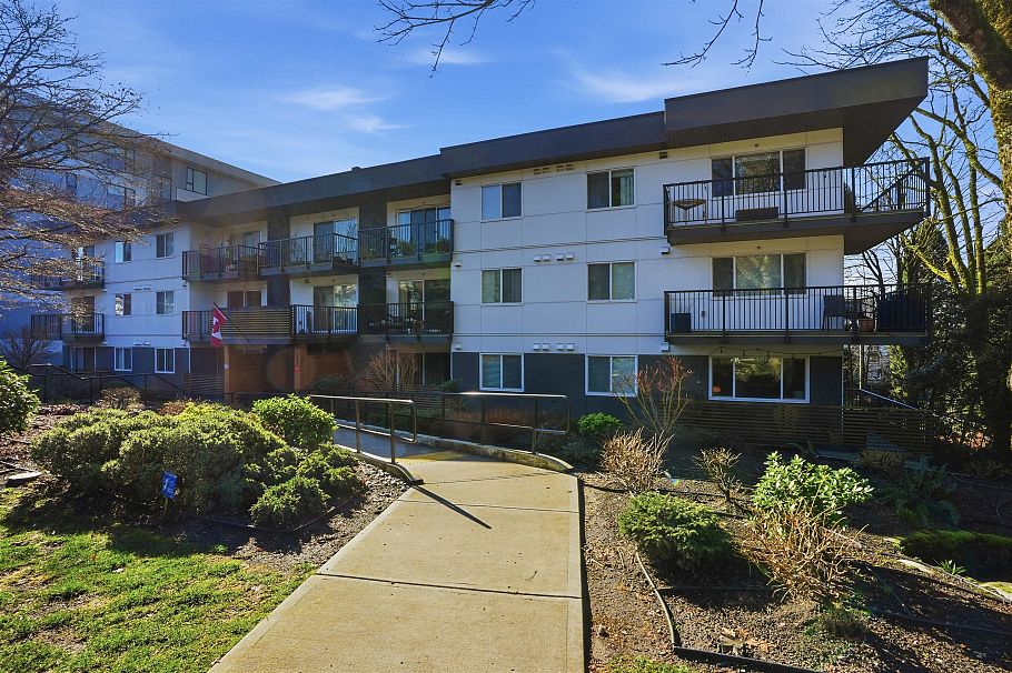 303 357 E 2nd Street North Vancouver, BC - 2