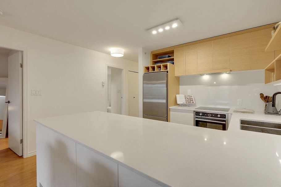 305 4868 Fraser Street Vancouver, BC - 3