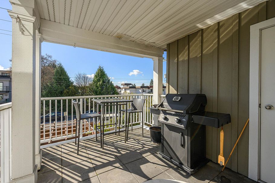 201 128 W 21st Street North Vancouver, BC - 17