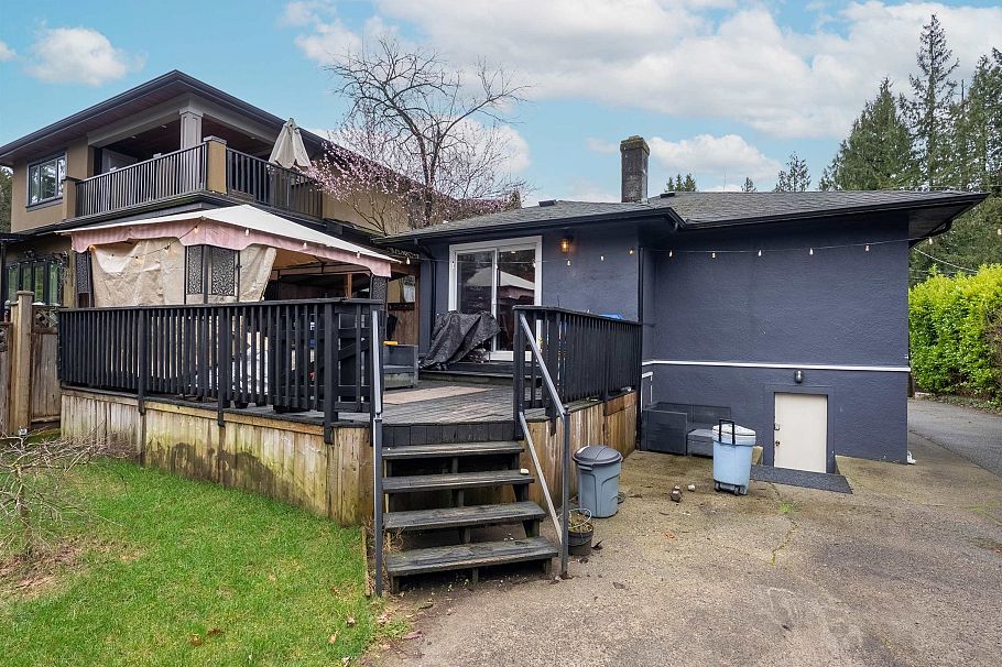 518 W 23rd Street North Vancouver, BC - 5