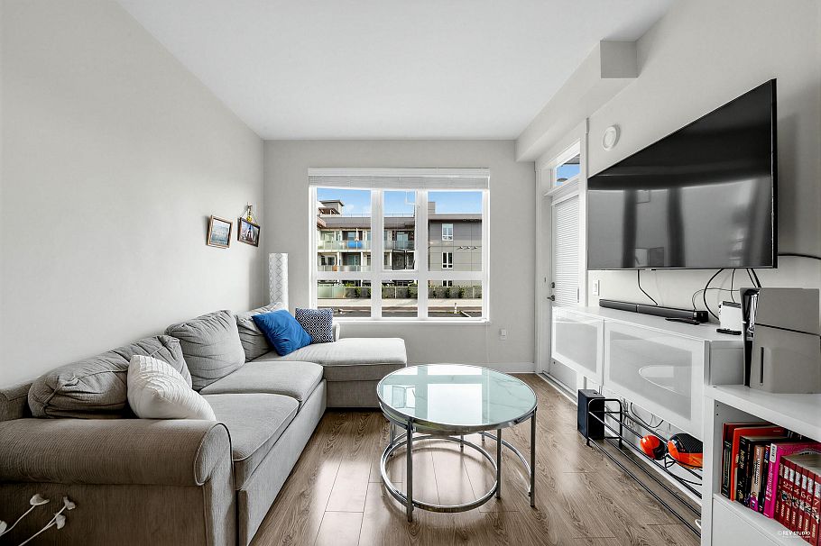 307 733 W 14 Street North Vancouver, BC - 17