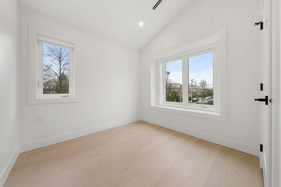 3483 Adanac Street Vancouver, BC - 19