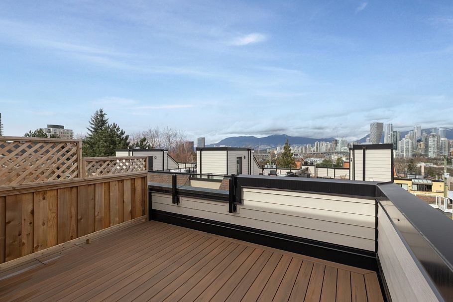 1286 W 7th Avenue Vancouver, BC - 28