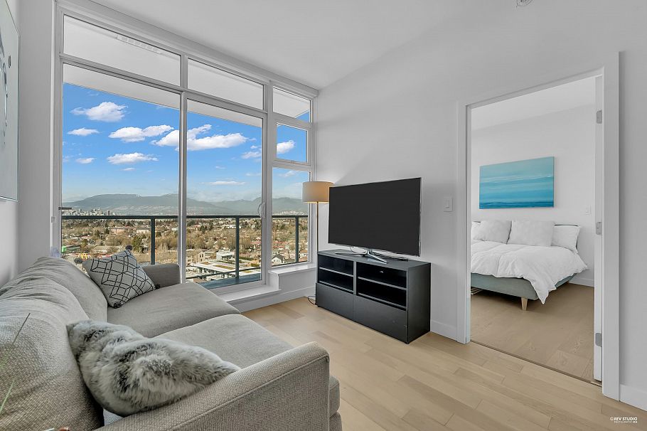 1707 4638 Gladstone Street Vancouver, BC - 1