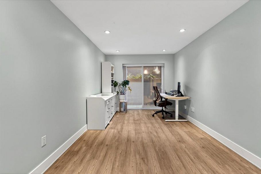 2 252 E 19th Street North Vancouver, BC - 20