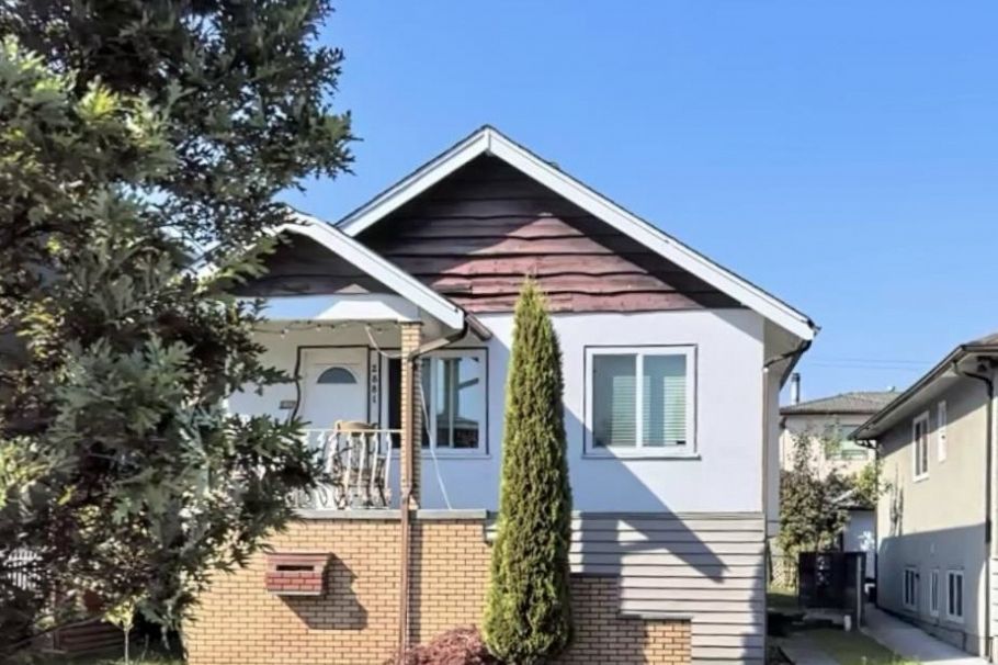 2881 Adanac Street Vancouver, BC - 1