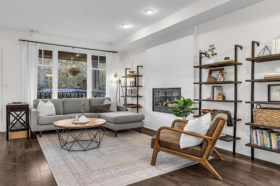 329 E 7th Avenue Vancouver, BC - 2