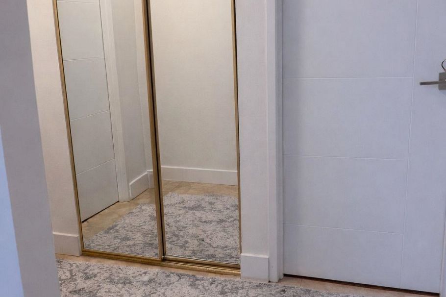 705 2012 Fullerton Avenue North Vancouver, BC - 3