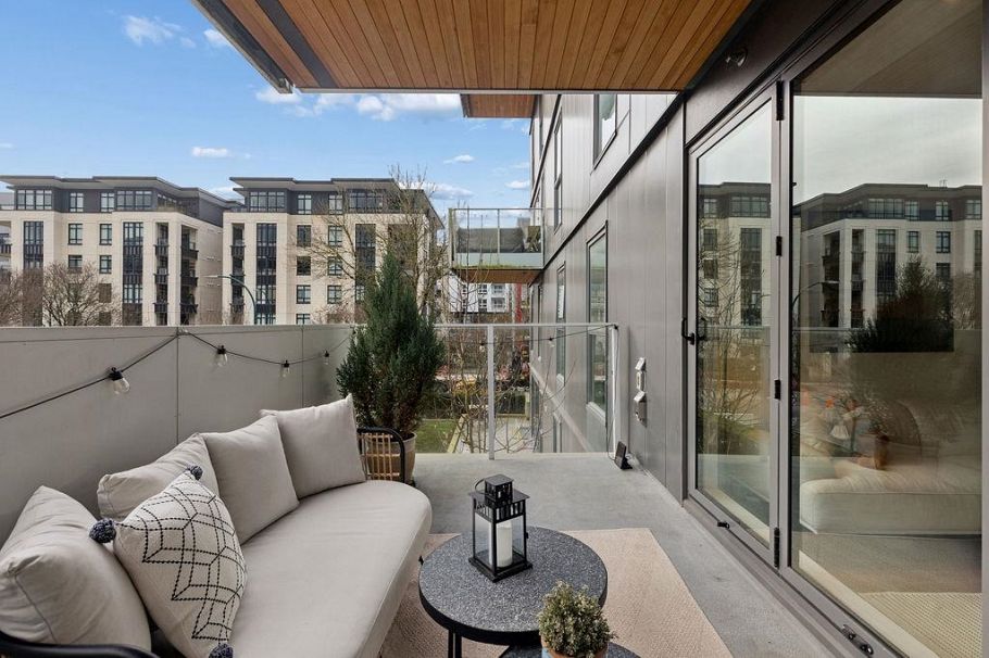 205 5089 Quebec Street Vancouver, BC - 5