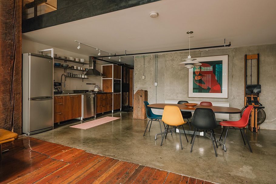 87 E Cordova Street Vancouver, BC - 5