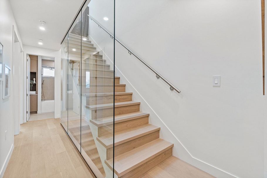 2 4963 Chester Street Vancouver, BC - 24