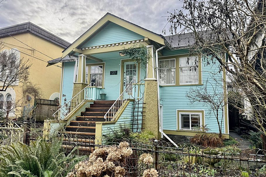 2076 Turner Street Vancouver, BC - 1