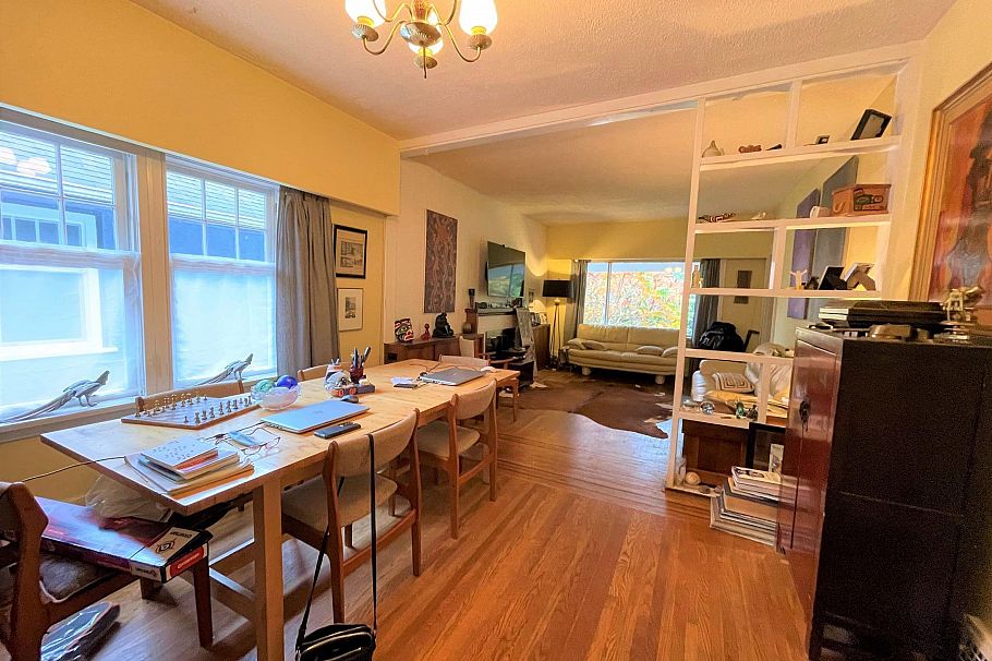 3259 W 7th Avenue Vancouver, BC - 4