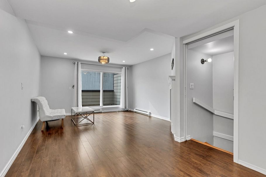 5 1535 St. Georges Avenue North Vancouver, BC - 3