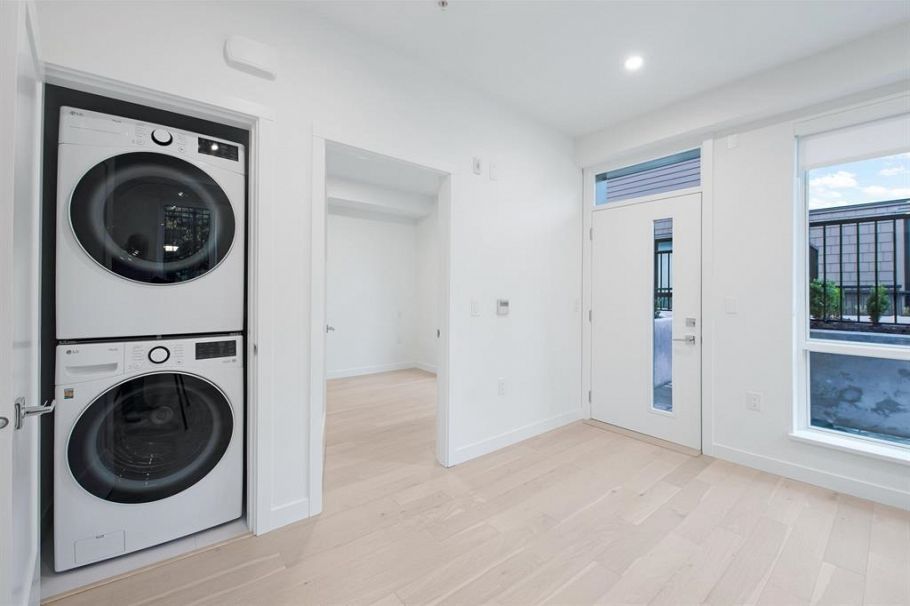 871 33 Avenue Vancouver, BC - 8