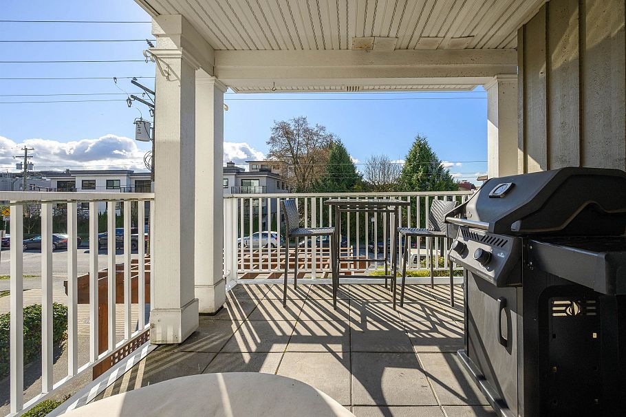 201 128 W 21st Street North Vancouver, BC - 16