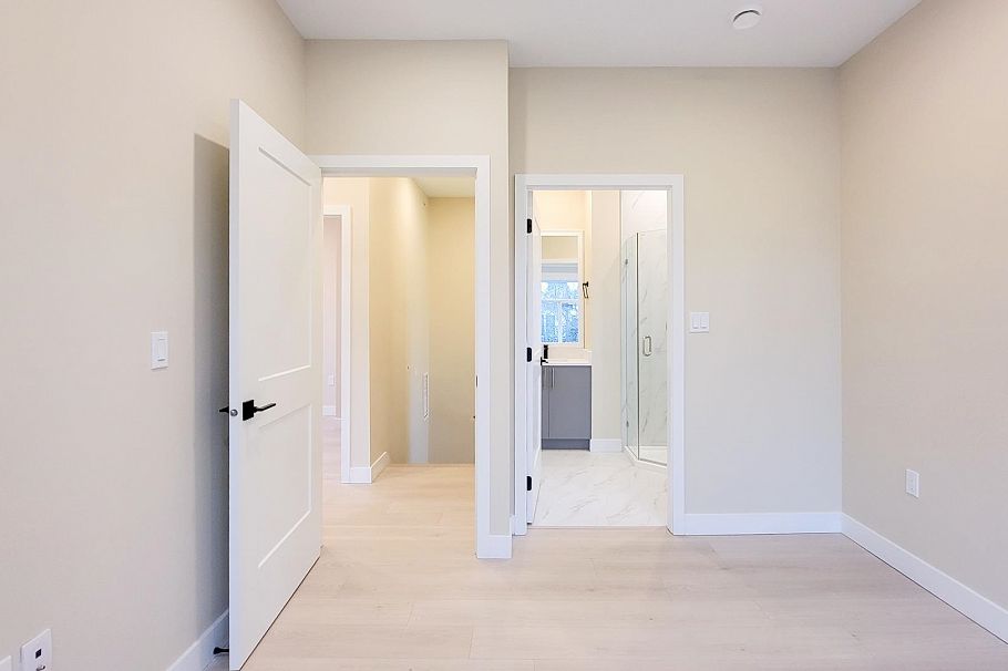 3431 E 23rd Avenue Vancouver, BC - 12