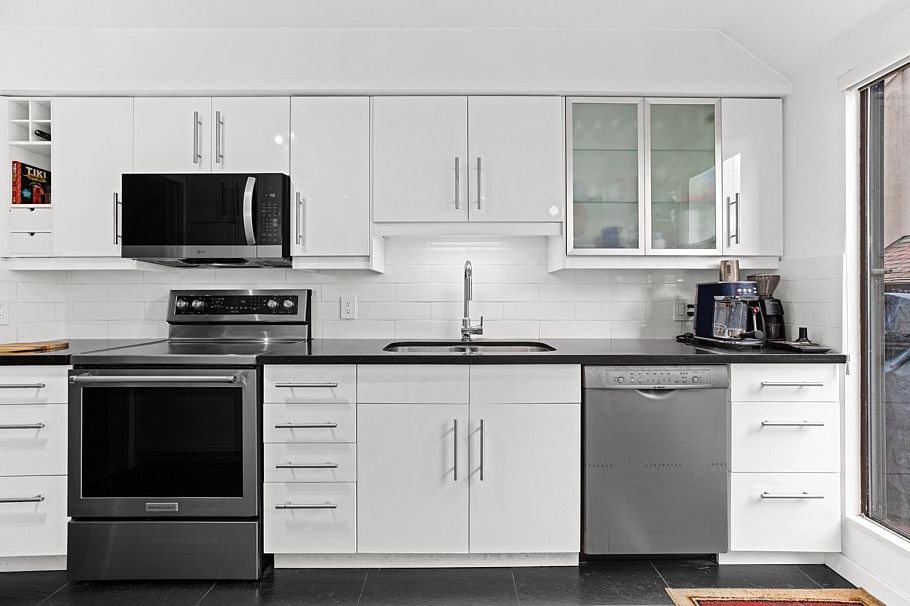 1286 W 7th Avenue Vancouver, BC - 3