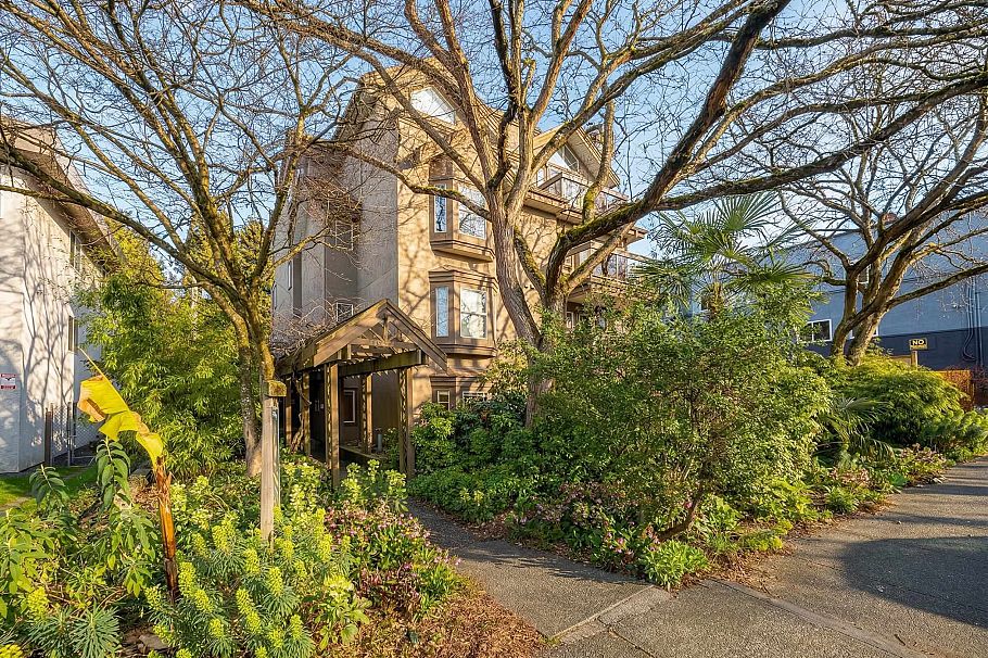 101 1689 E 4th Avenue Vancouver, BC - 32