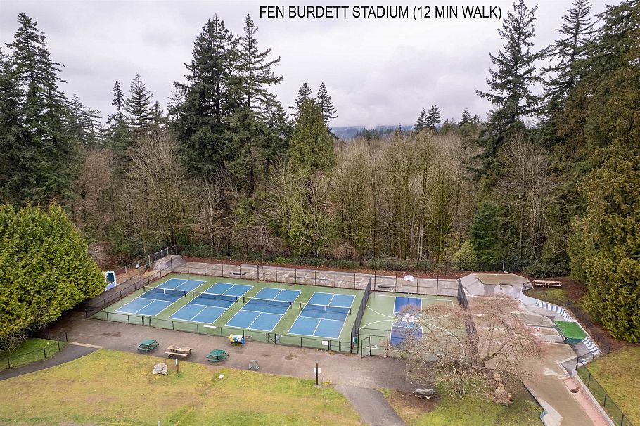 518 W 23rd Street North Vancouver, BC - 16