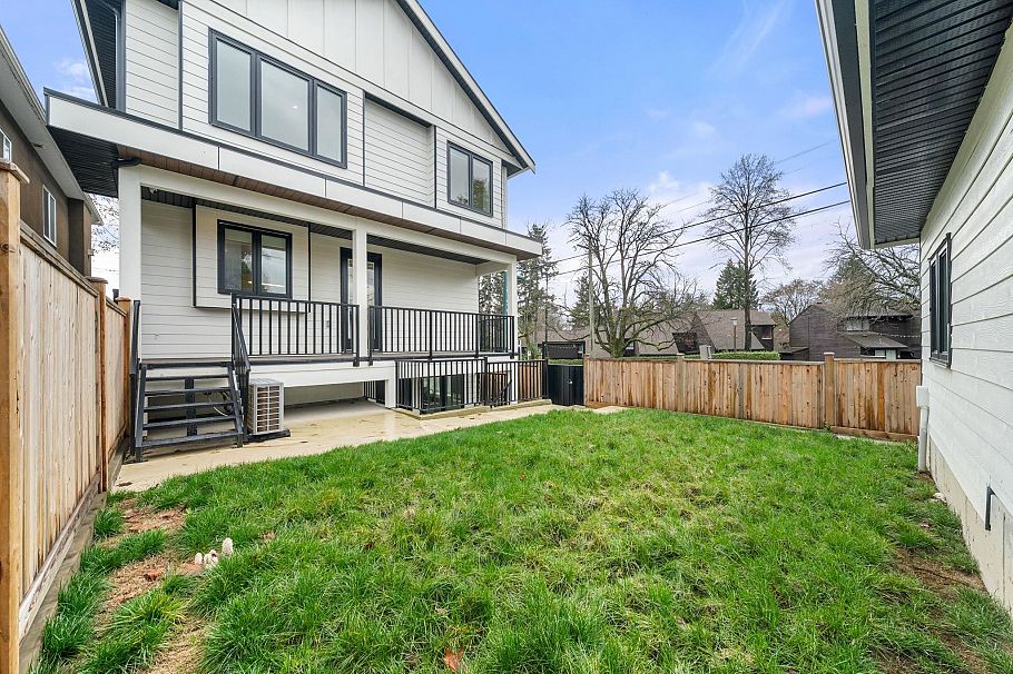 3483 Adanac Street Vancouver, BC - 36