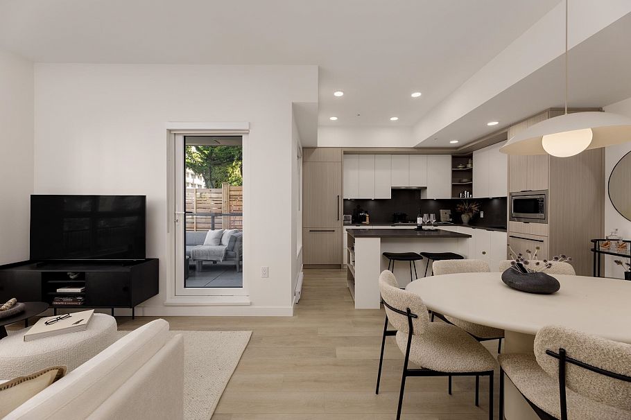 202 2268 E Broadway Street Vancouver, BC - 5