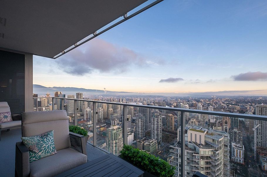 5205 1289 Hornby Street Vancouver, BC - 4