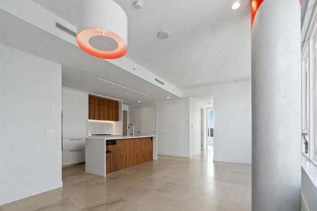 2005 885 Cambie Street Vancouver, BC - 6