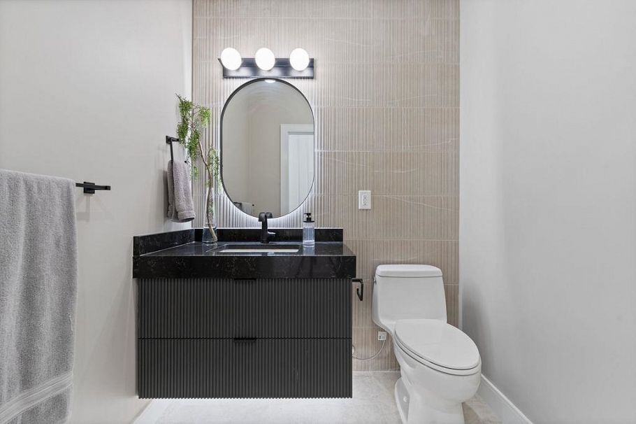 3 2282 E 8th Avenue Vancouver, BC - 18