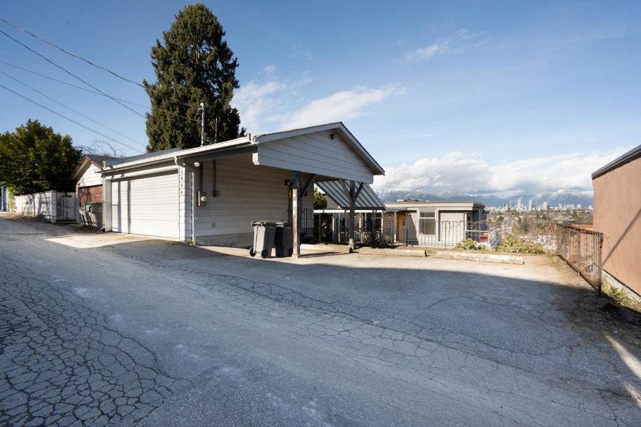 2856 W King Edward Avenue Vancouver, BC - 36